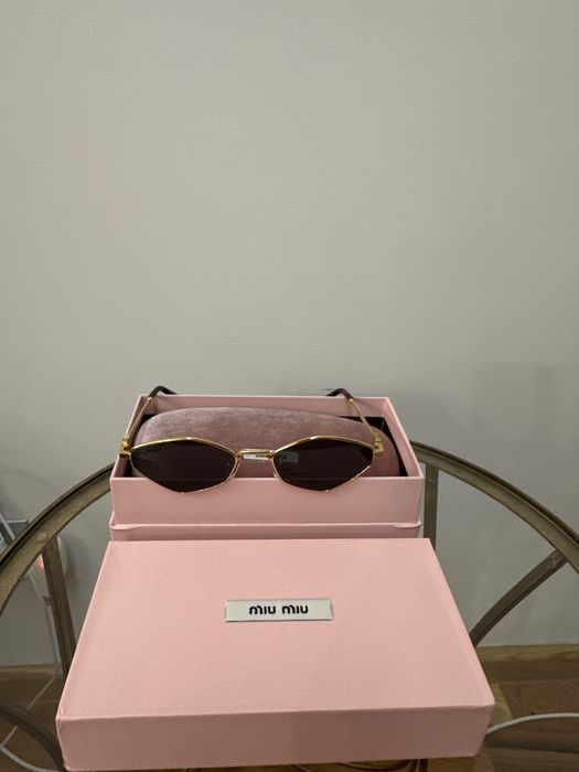 Ochelari miu miu , noi , cu lentila negru deschis, foarte versatili