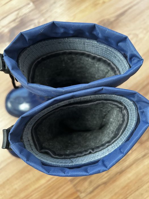 Продам детские резиновые сапоги