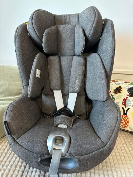 Scaun auto rotativ Cybex Sirona Z2 i-Size Plus si baza isofix Cybex