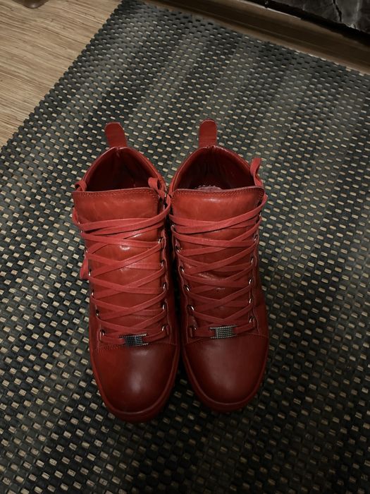 Продам кроссовки balenciaga arena red
