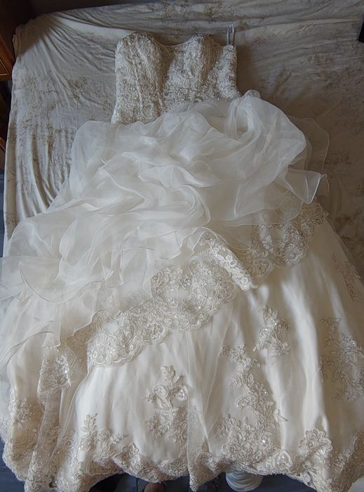 Vând rochie de mireasă