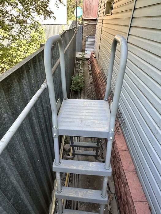 Лестница для каркасного бассейна