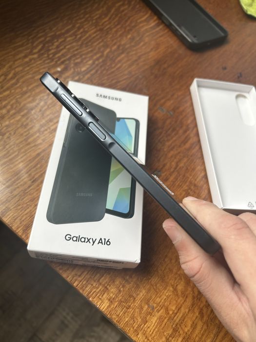 Продам Samsung A16 256gb идеальный
