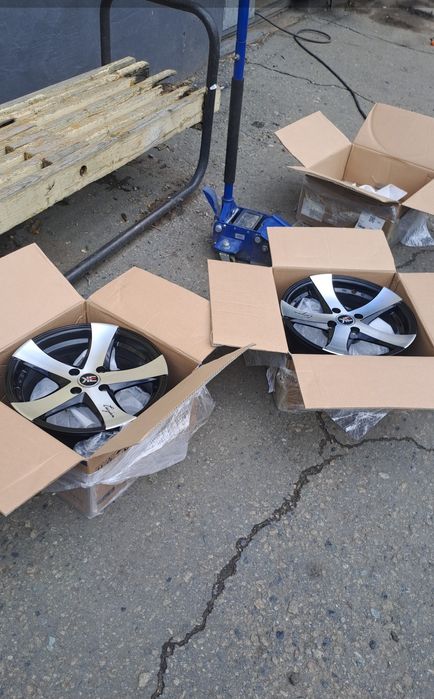 Продам литые диски RS