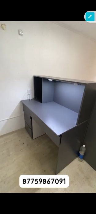 Ветрина со столом для ремонта телефон