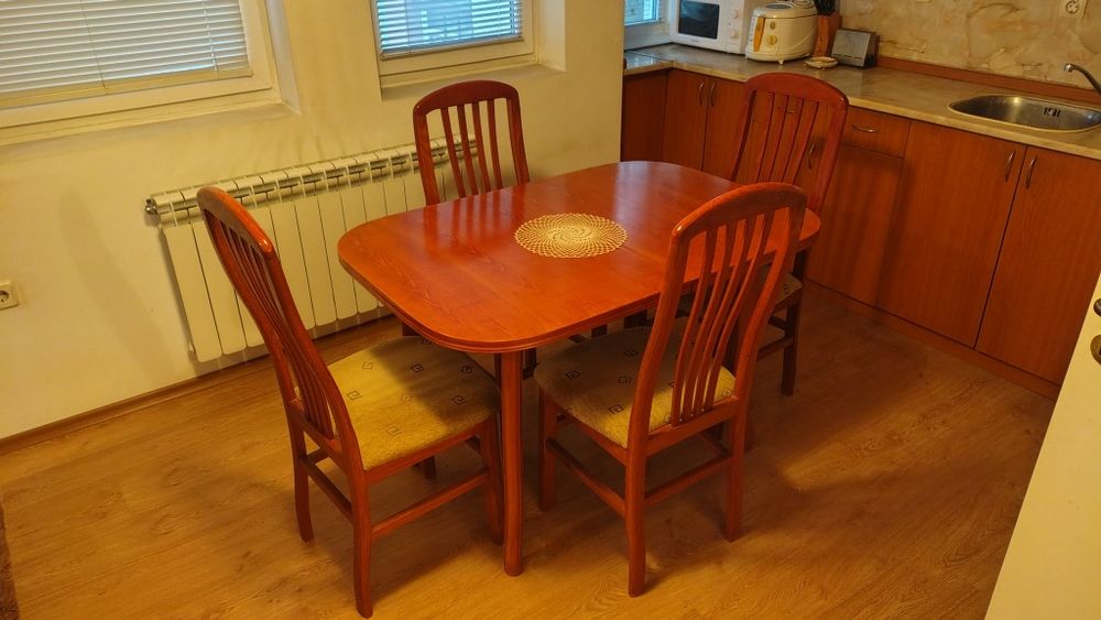 Топ Център- отдавам под наем-Апартамент 90 м2