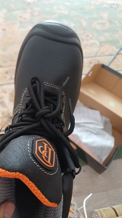 Спец ботинка  сатылады