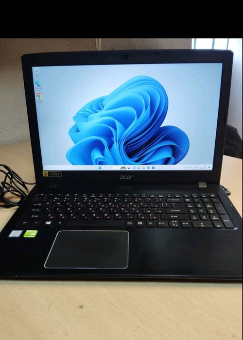 Продавам лаптоп acer E-576G-38Y9