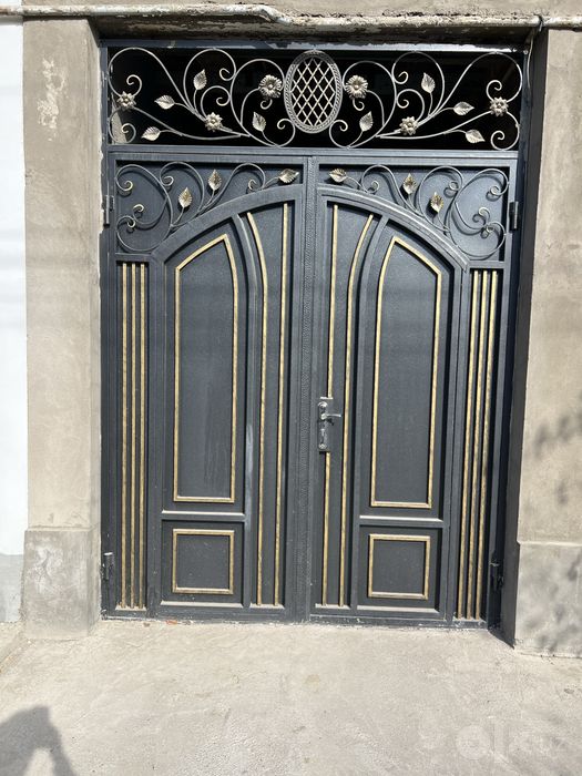 Darvoza sotiladi xolati ideal razmeri 2.30 ga 330