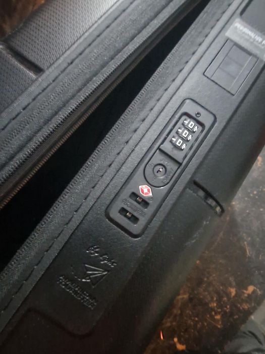 Куфар American Tourister