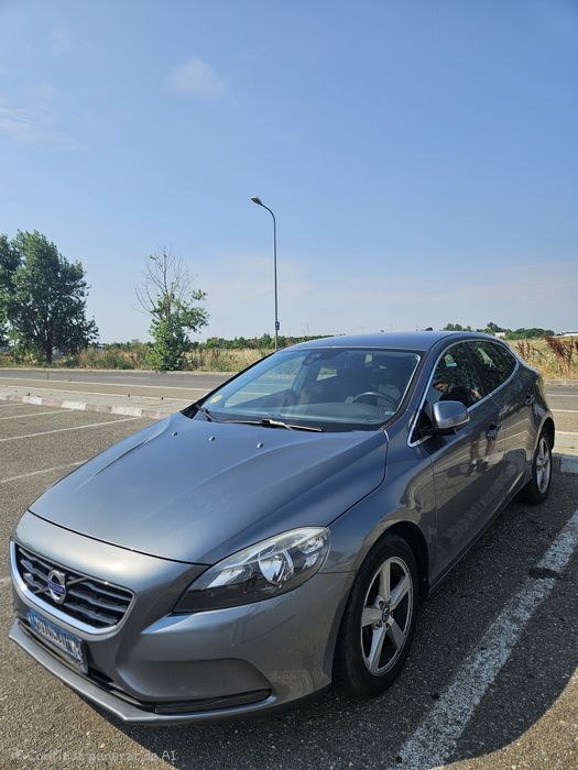 Vând Volvo v40 2015