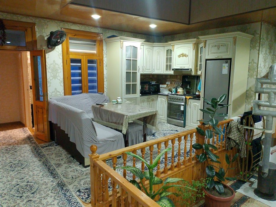 Hovli, 1.1 sotixli, Tayyor uy, sotiladi.