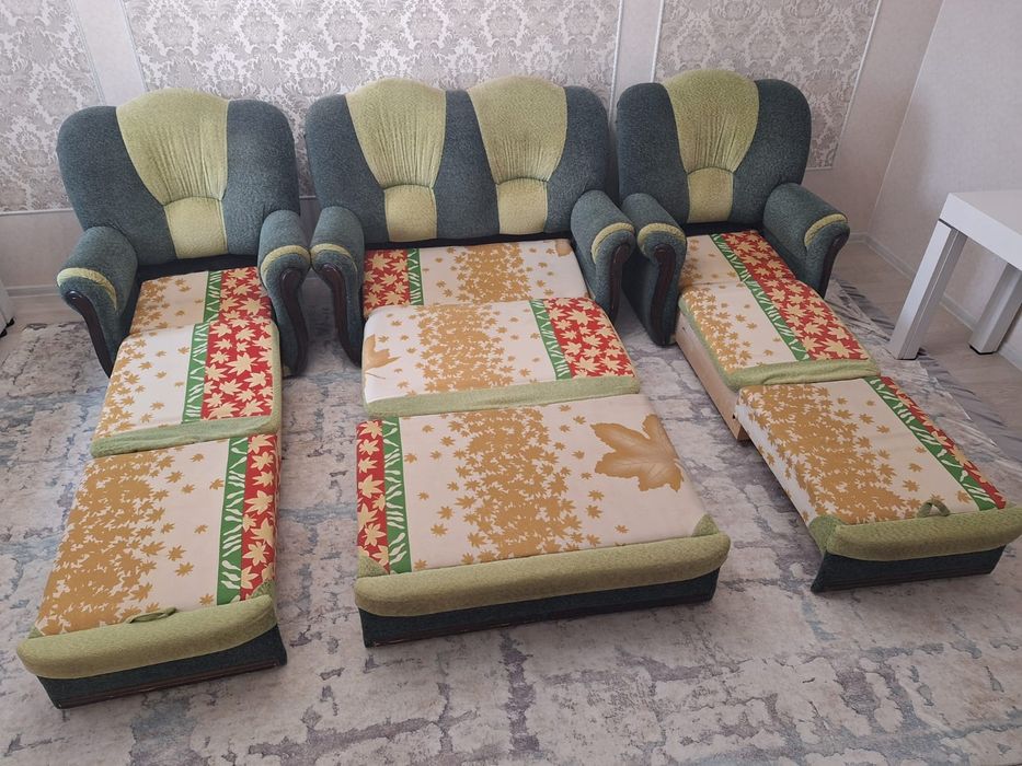 Мини диван с двумя креслами раскладной