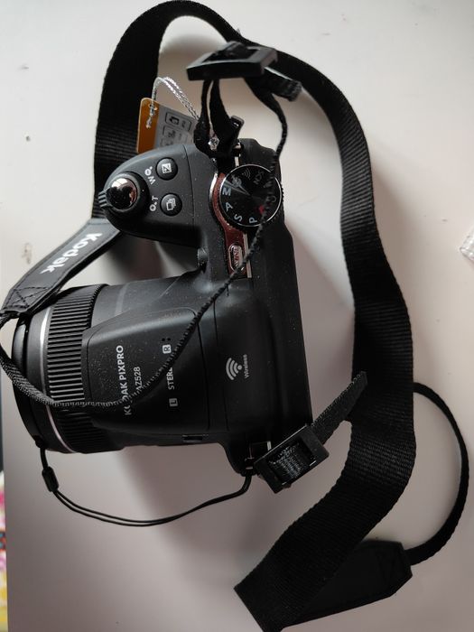 Vând kodak pixpro AZ528