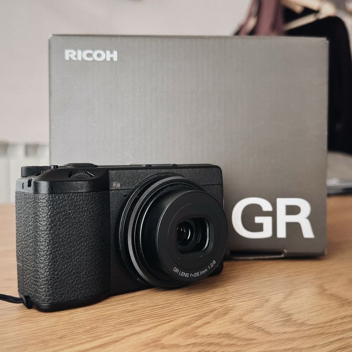 RICOH GR IIIx в mint състояние