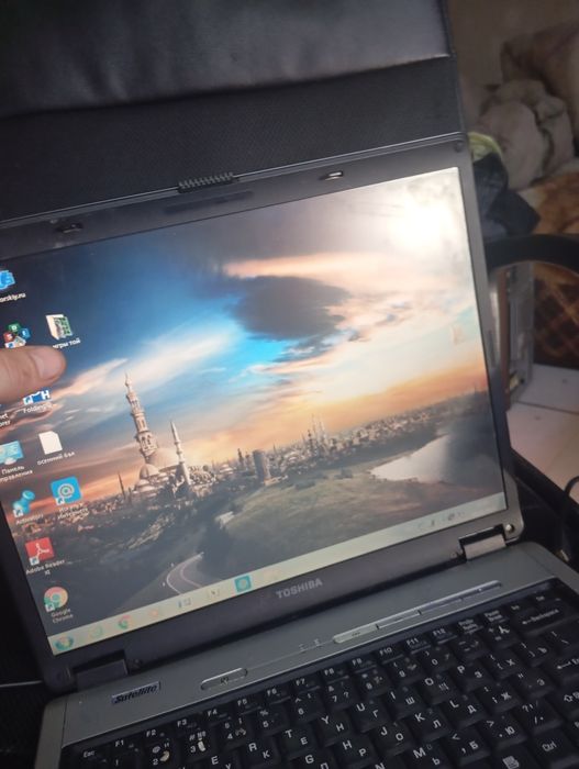 Ноутбук Toshiba на window 7
