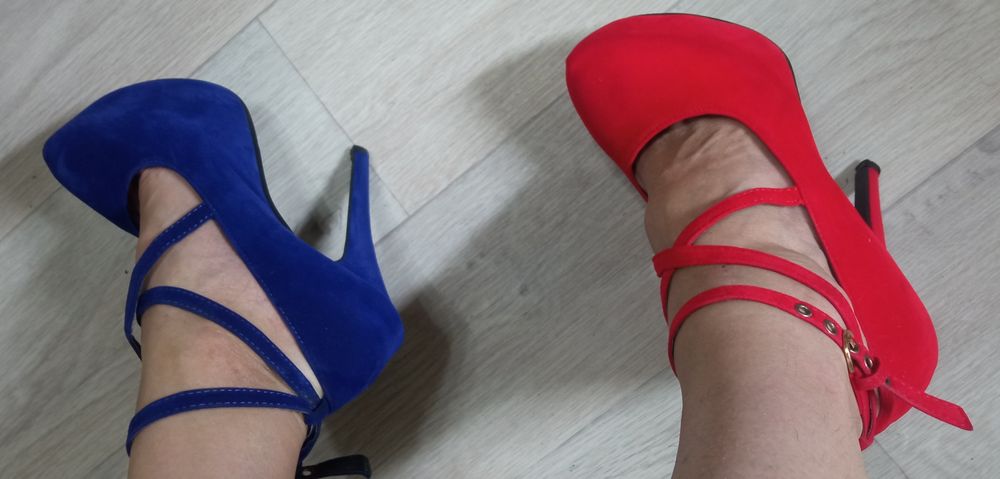 Туфли синие и  красные