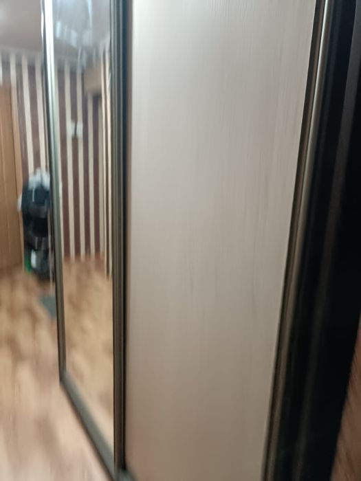 шкаф с зеркалом удобный