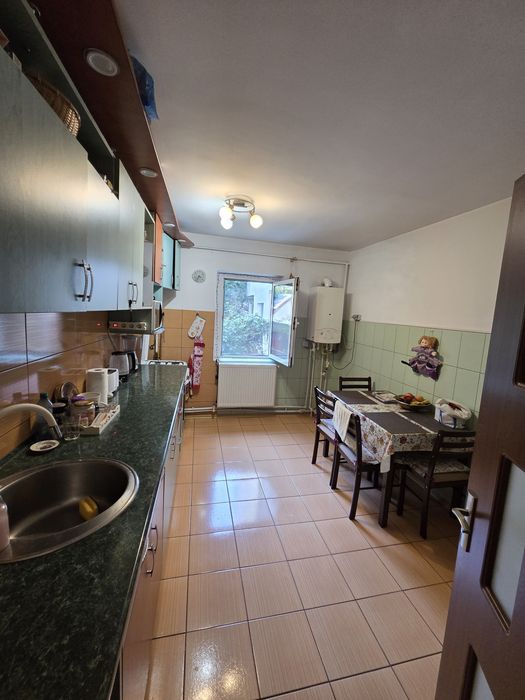 Apartament cu 3 camere