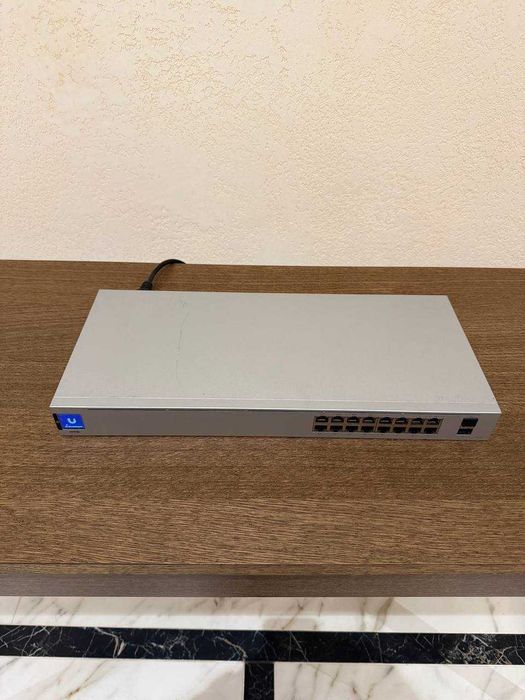 Unifi 16 port poe switch (USW-16-POE)