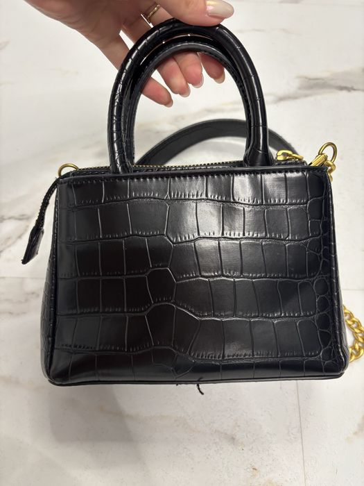 Дамска чанта guess