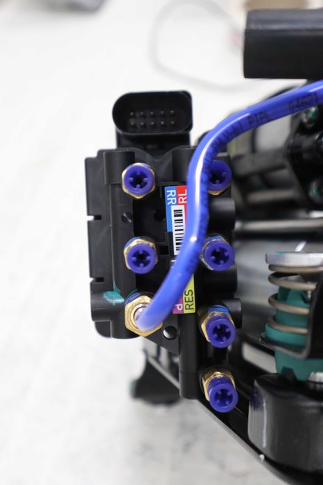 Чисто нов компресор БМВ Г11 Г12 Компресор окачване БМВ Г11 Г12