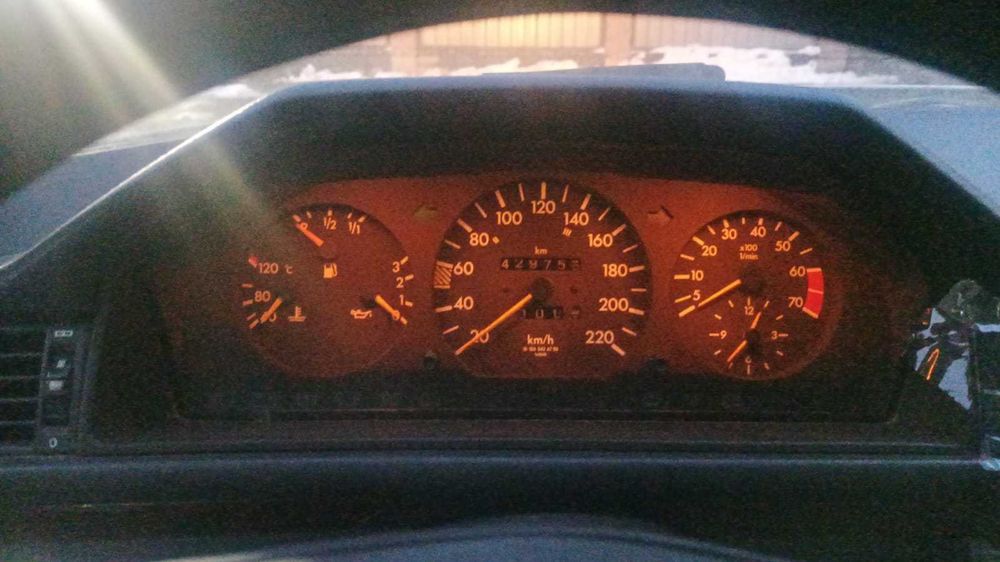 Mercedes-benz E200 Мерседес 900.000