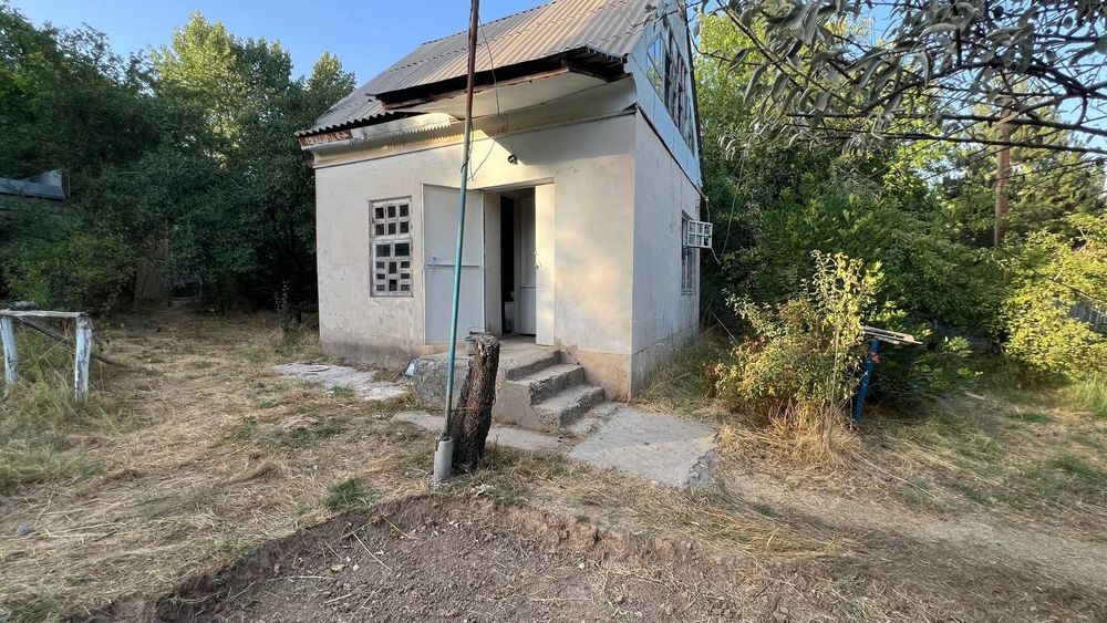 Bo'stonliq tumani Sijjak qishlog'ida 8 sotix kadastrli yer sotiladi