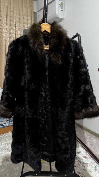 Продаю пальто, куртки обращайтесь