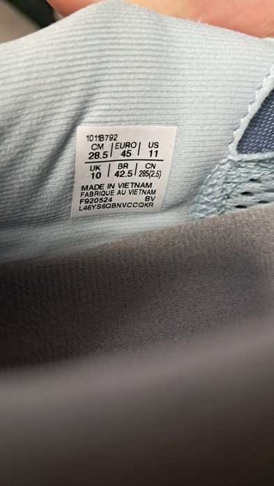 Маратонки ASICS 45