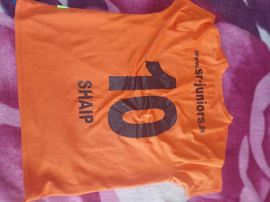 Vănd tricouri originale de fotbal disponibile toate  mărimile preț neg