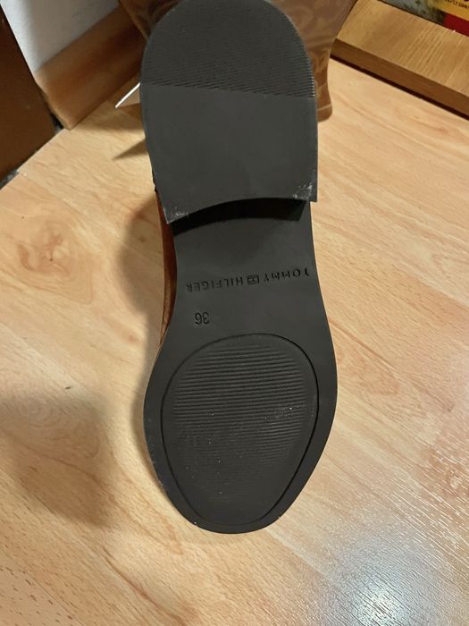 Cizme Tommy Hilfiger noi cu eticheta