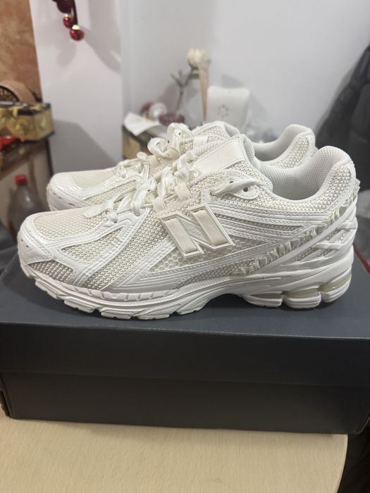 Adidasi new balance marimea 42,5