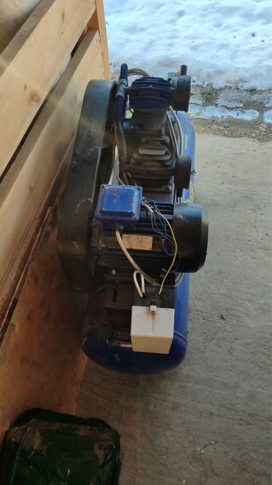 Воздушный компрессор