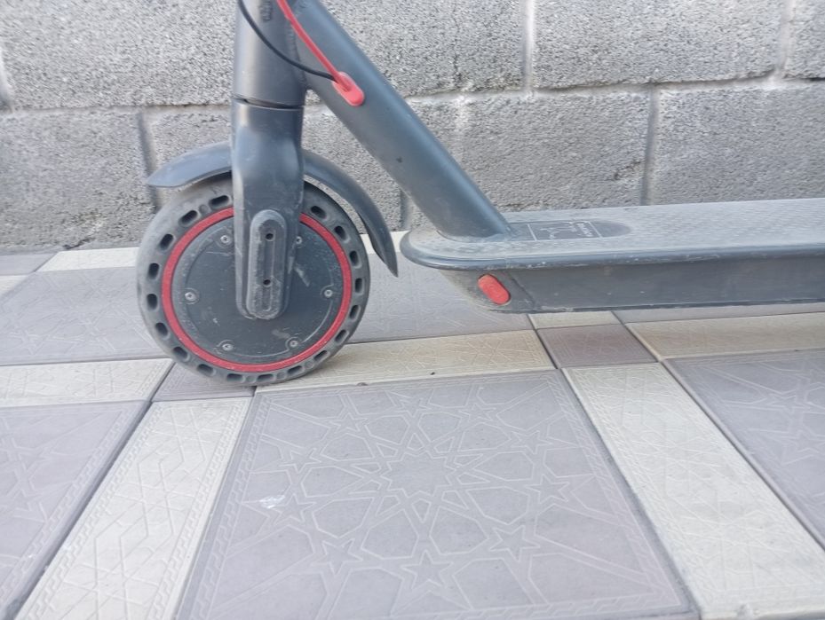 Продам электросамокат AOVOPRO