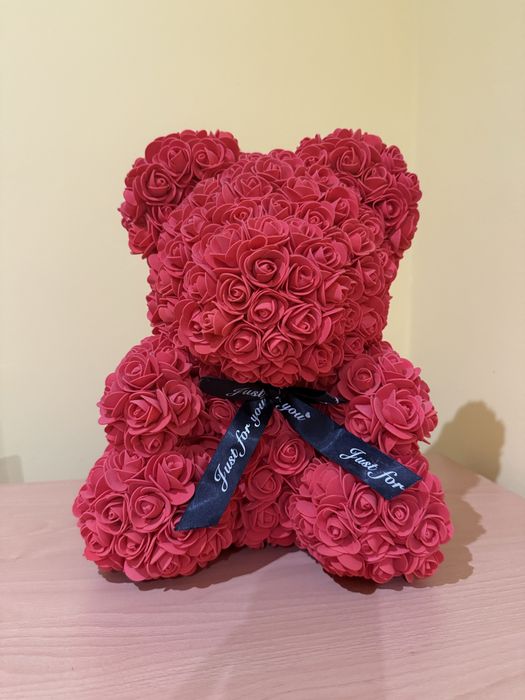 Мече от рози- чудесен подарък за за Свети Валентин