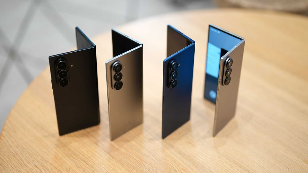 Нов! 2г Гаранция! Samsung Galaxy Z Fold 7 5G 256GB + 12GB RAM Jetblack