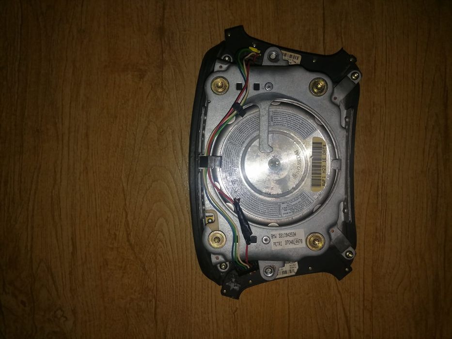 Руль оригинал от БМВ е38 оригинал.