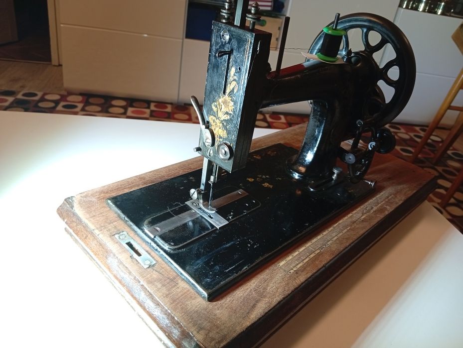 Шевна машина много стара