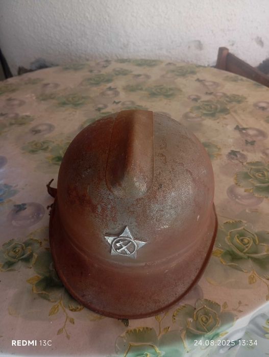 Стара пожарникарска каска