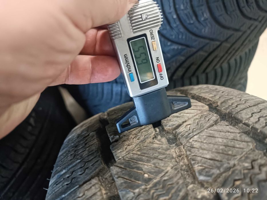 2бр. зимни гуми 225/70/15C Mirage