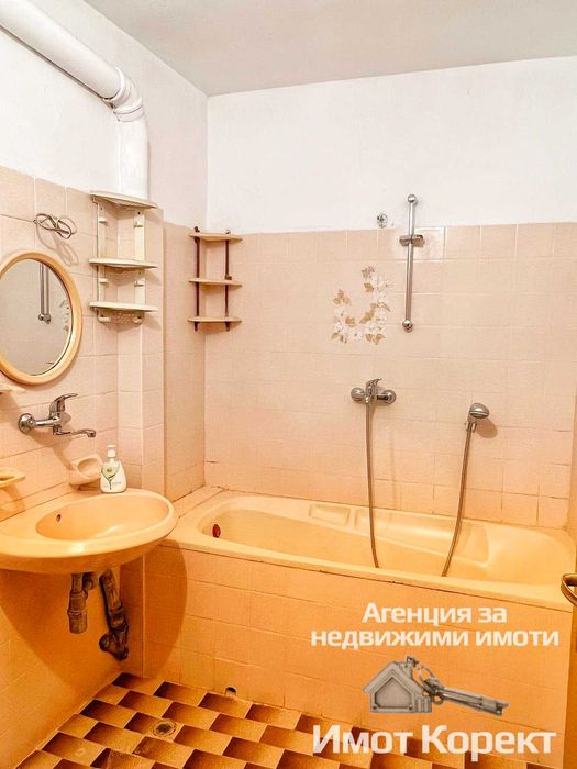 Продава се Четиристаен апартамент в Асеновград - 110 кв.м за 1791 €/кв.м - Снимка #4