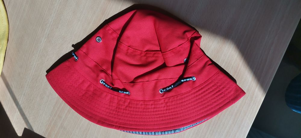 Pălărie soare rosu și galben