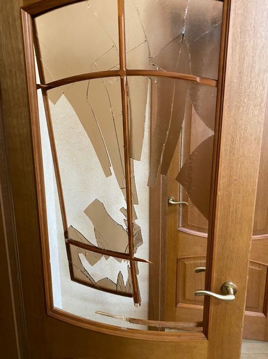 Ремонт межкомнатных дверей. Замена стекла, полотна, замка. Регулировка ...