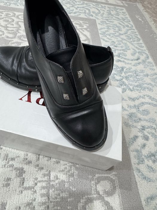 Продам лоферы ,идеальное состаяния