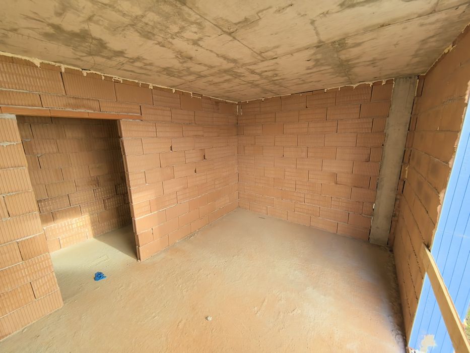 Тристаен тухлен апартамент