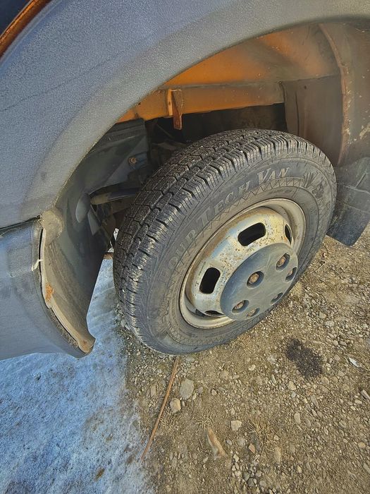 Iveco daily cu bena basculabila si macara