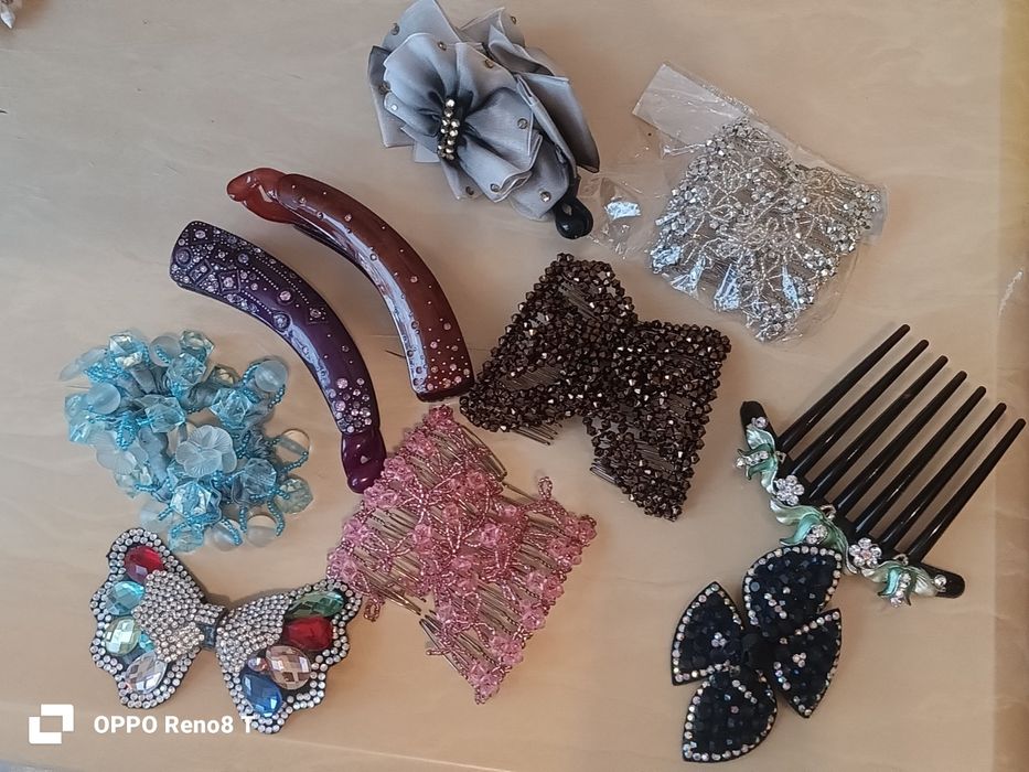 Заколки для волос