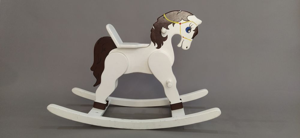 Лошадка качалка детская, деревянная.
