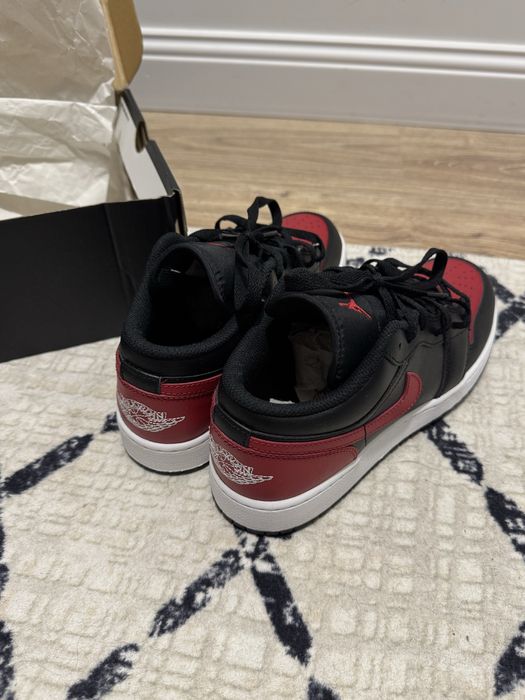 Женские кроссовки